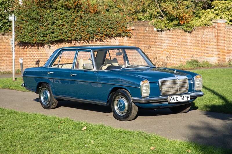 1975 Mercedes-Benz 200 Saloon (...
