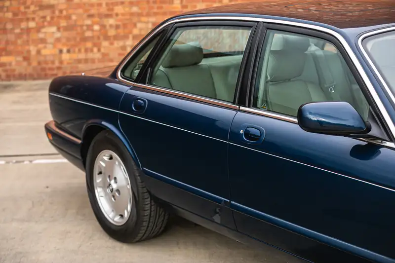 1996 Jaguar XJ6 3.2 Executive - 17,711 Miles-Sold