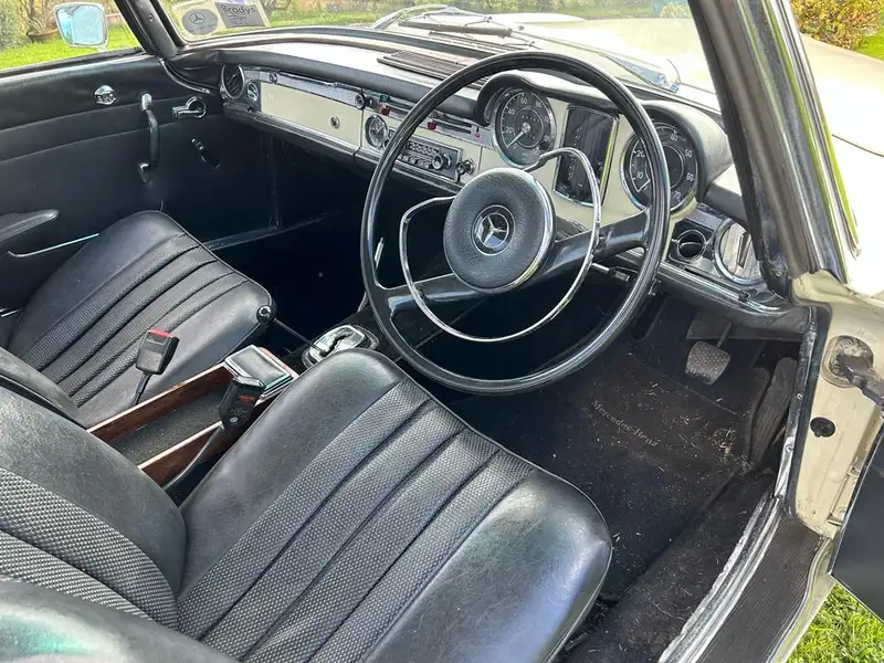 1967 Mercedes-Benz 250SL Pagoda (W113)-Sold