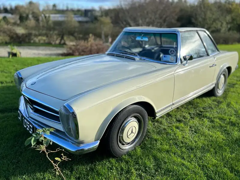 1967 Mercedes-Benz 250SL Pagoda (W113)-Sold