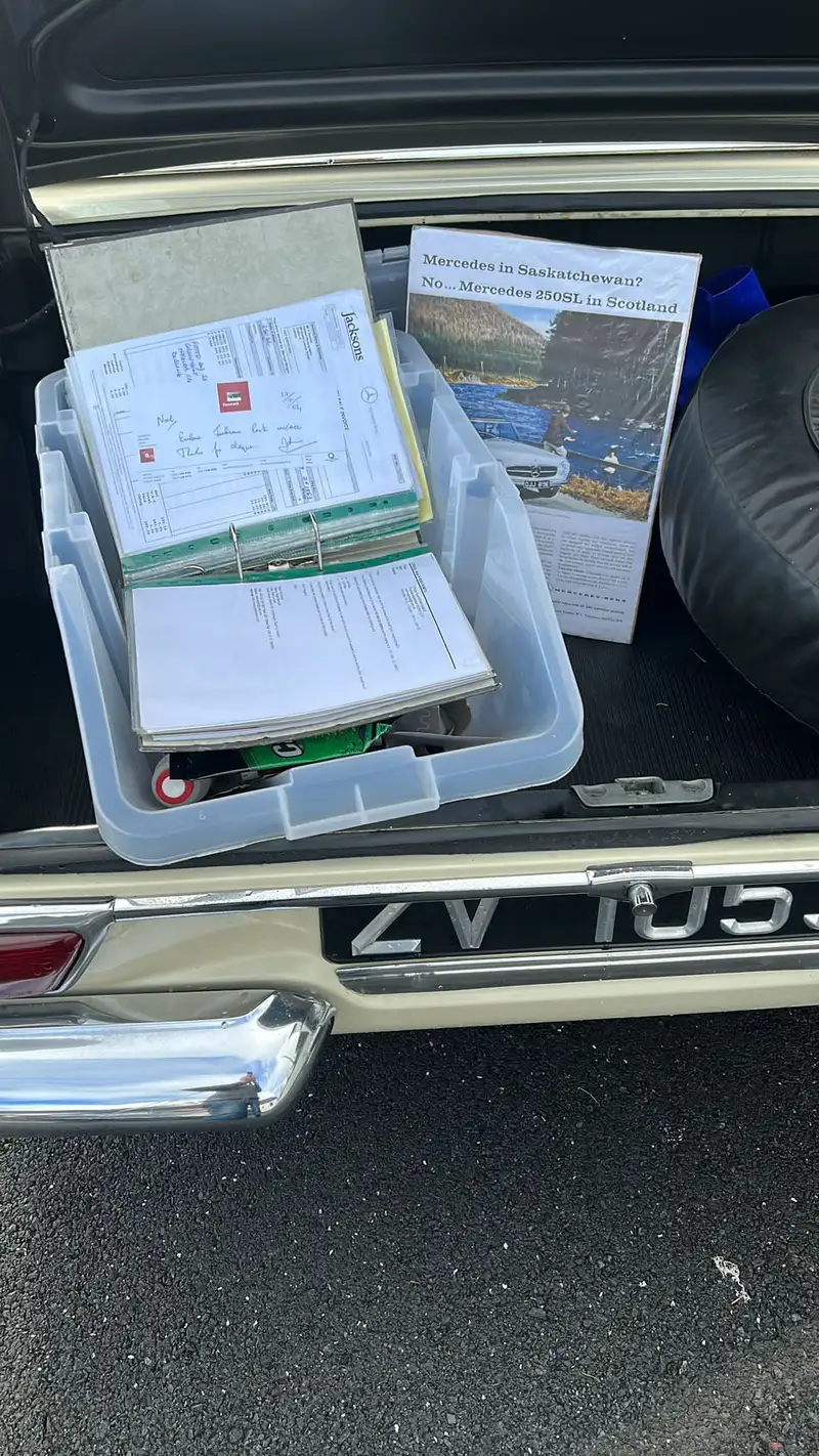 1967 Mercedes-Benz 250SL Pagoda (W113)-Sold