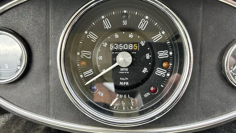 1981 Leyland Mini Van 95L -Sold