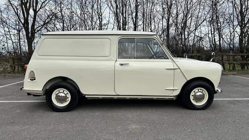 1981 Leyland Mini Van 95L -Sold