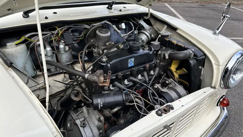 1981 Leyland Mini Van 95L -Sold