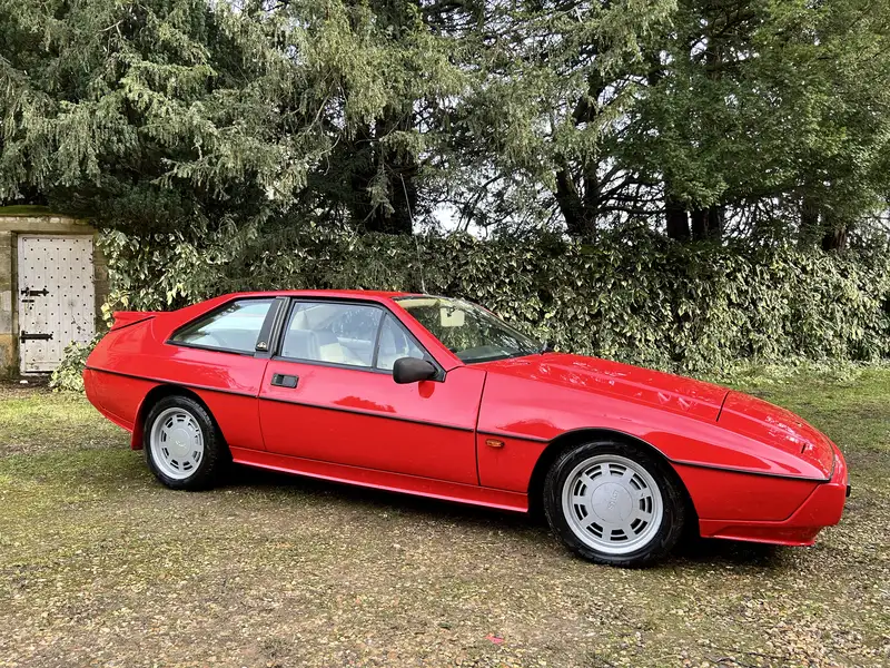 Iconic Auctioneers | 1988 Lotus Excel SE-Sold
