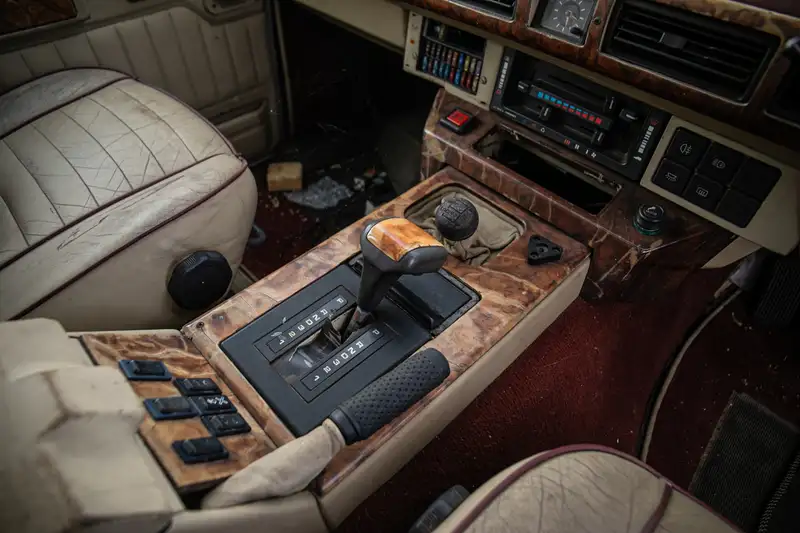 1987 Range Rover EFi Auto Wood & Pickett-Sold