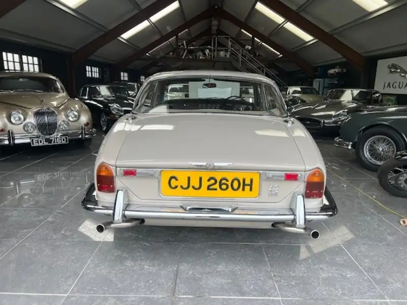 1969 Jaguar XJ6 4.2 Manual O/D-For Sale