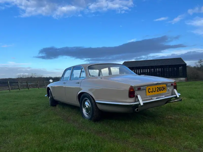1969 Jaguar XJ6 4.2 Manual O/D-For Sale