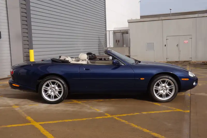 2001 Jaguar XK8 Convertible (X100)-Sold