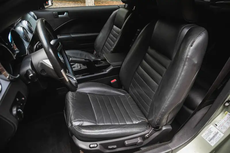 2005 Ford Mustang GT Premium Supercharged 4.6-Litre V8 Manua-Sold