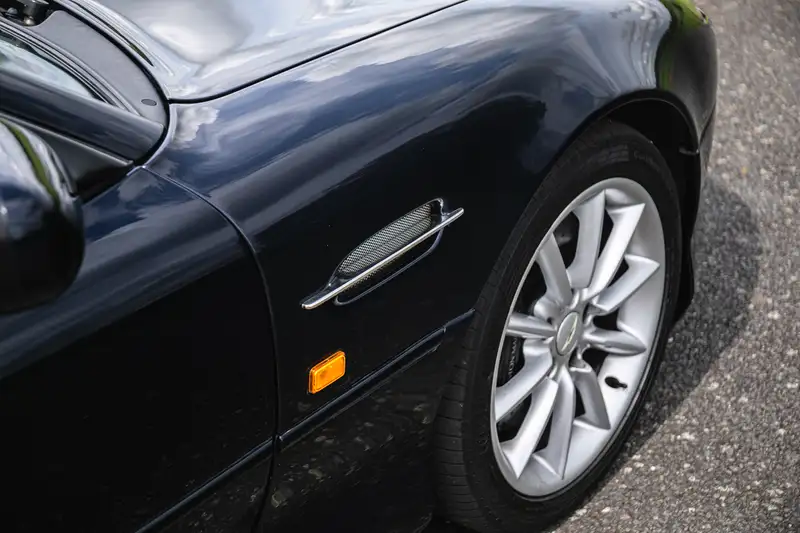 2001 Aston Martin DB7 Vantage V12 Coupé-Sold