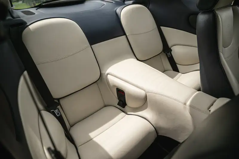 2001 Aston Martin DB7 Vantage V12 Coupé-Sold