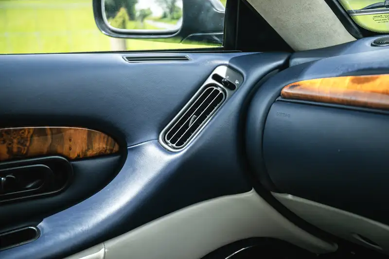 2001 Aston Martin DB7 Vantage V12 Coupé-Sold