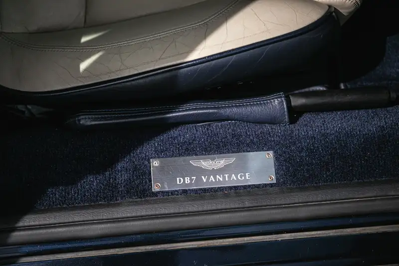 2001 Aston Martin DB7 Vantage V12 Coupé-Sold