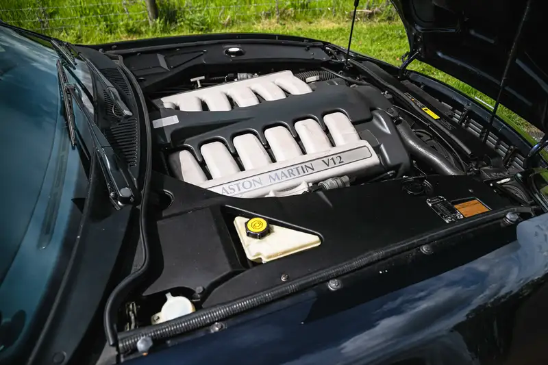 2001 Aston Martin DB7 Vantage V12 Coupé-Sold