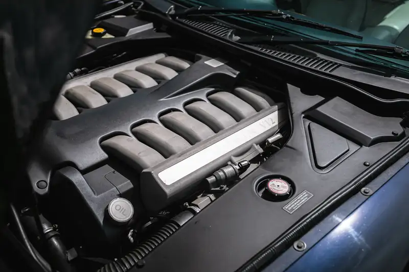 2001 Aston Martin DB7 Vantage V12 Coupé-Sold