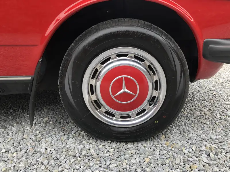 1983 Mercedes-Benz 200 (W123)-For Sale