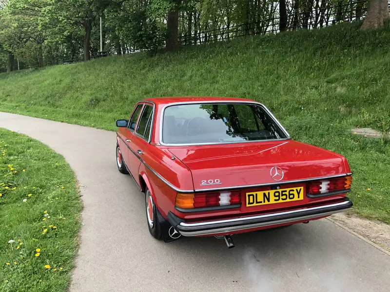 1983 Mercedes-Benz 200 (W123)-For Sale