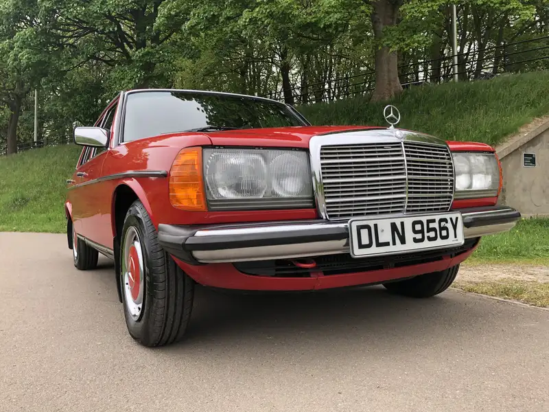 1983 Mercedes-Benz 200 (W123)-For Sale