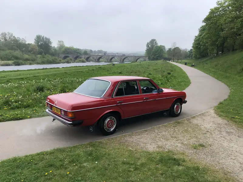 1983 Mercedes-Benz 200 (W123)-For Sale