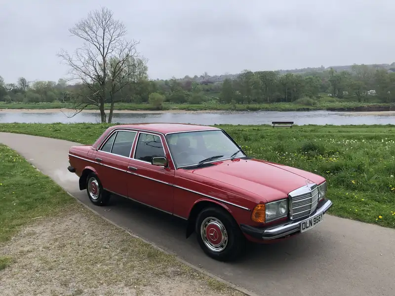 1983 Mercedes-Benz 200 (W123)-For Sale