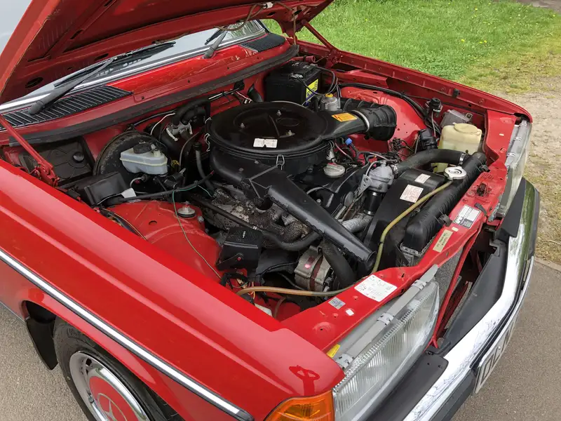 1983 Mercedes-Benz 200 (W123)-For Sale