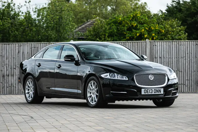 2013 Jaguar XJ 2.0 i4 Premium Luxury LWB - 250 miles from ne-For Sale