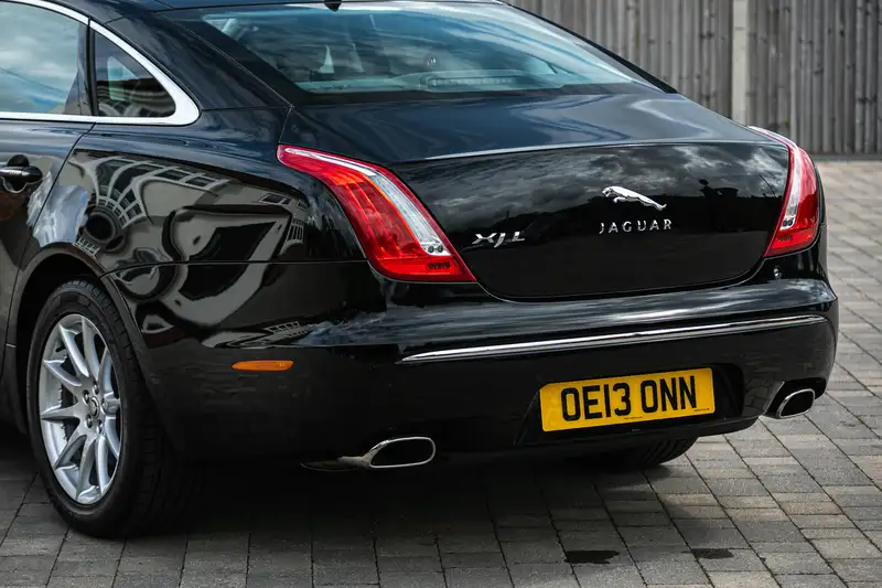 2013 Jaguar XJ 2.0 i4 Premium Luxury LWB - 250 miles from ne-For Sale