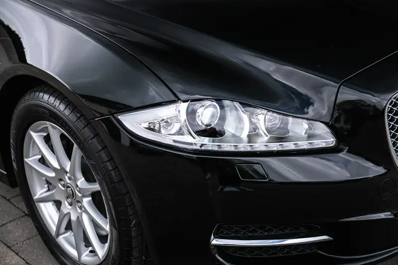 2013 Jaguar XJ 2.0 i4 Premium Luxury LWB - 250 miles from ne-For Sale