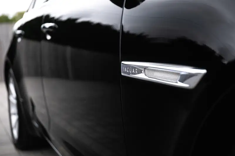 2013 Jaguar XJ 2.0 i4 Premium Luxury LWB - 250 miles from ne-For Sale