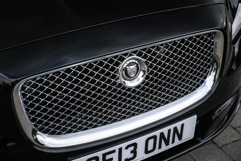 2013 Jaguar XJ 2.0 i4 Premium Luxury LWB - 250 miles from ne-For Sale