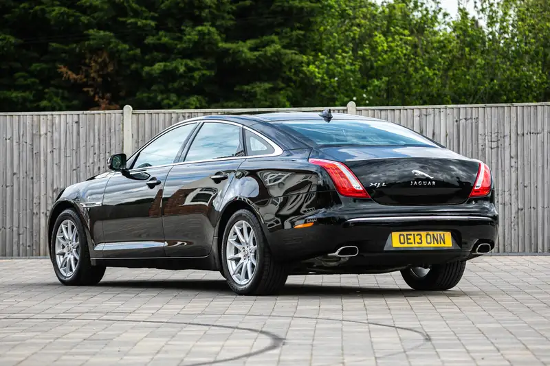 2013 Jaguar XJ 2.0 i4 Premium Luxury LWB - 250 miles from ne-For Sale