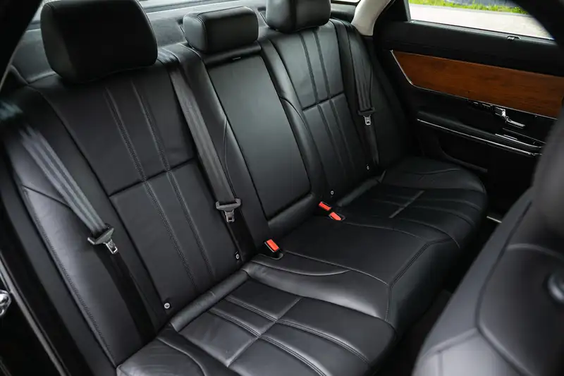 2013 Jaguar XJ 2.0 i4 Premium Luxury LWB - 250 miles from ne-For Sale