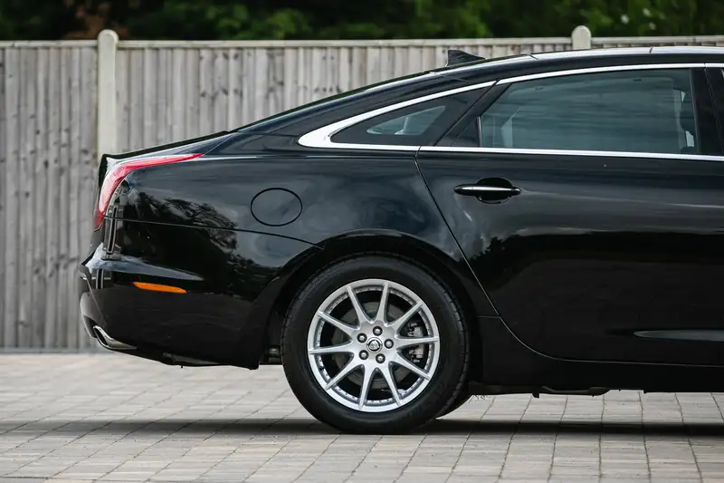 2013 Jaguar XJ 2.0 i4 Premium Luxury LWB - 250 miles from ne-For Sale