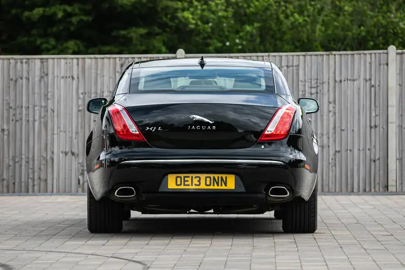 2013 Jaguar XJ 2.0 i4 Premium Luxury LWB - 250 miles from ne-For Sale