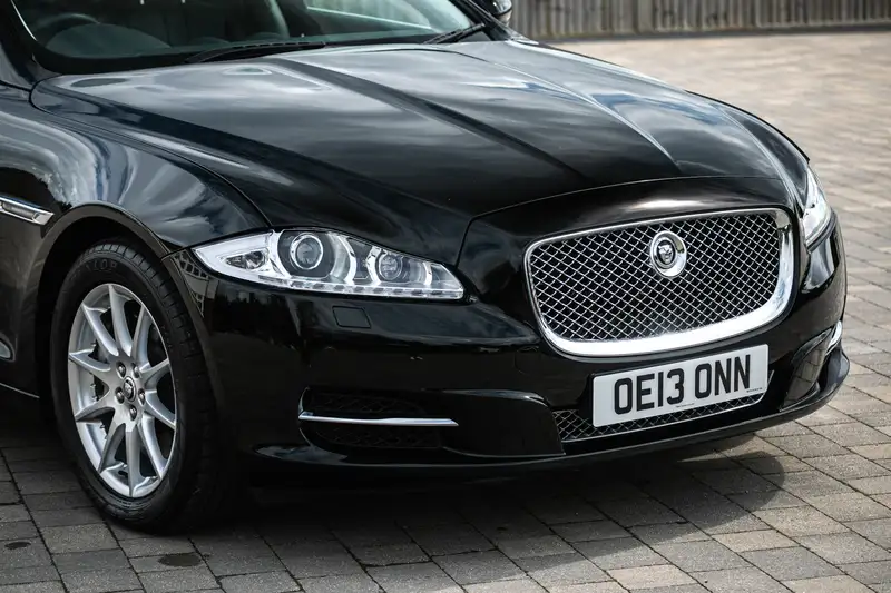 2013 Jaguar XJ 2.0 i4 Premium Luxury LWB - 250 miles from ne-For Sale