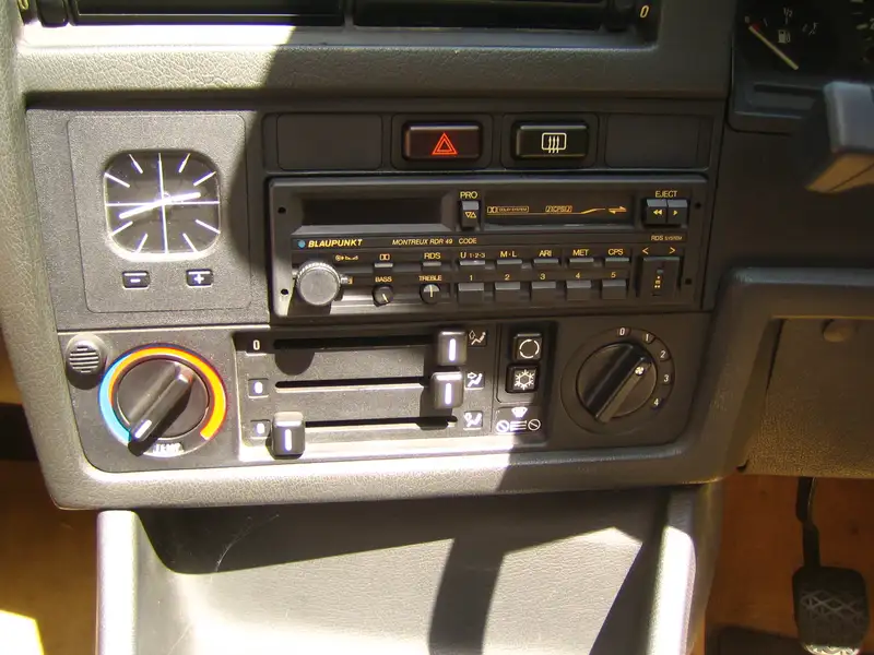 1990 BMW 320i Cabriolet (E30)-Sold