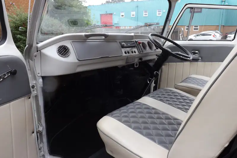 1978 Volkswagen T2 Bay Window Day Bus-Sold