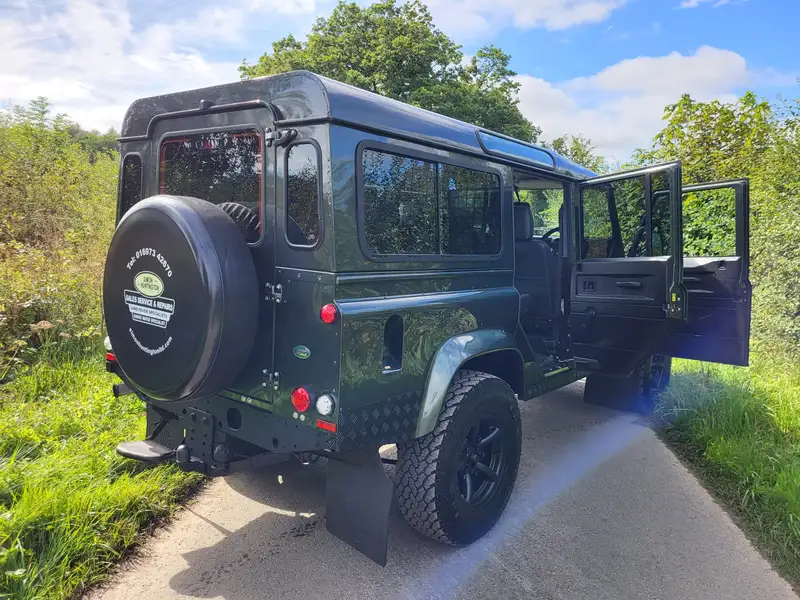 2006 Landrover Defender 110 TD5 XS-Sold