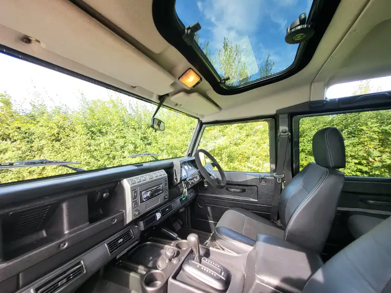 2006 Landrover Defender 110 TD5 XS-Sold