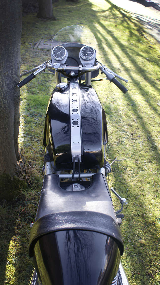 Triton 650 Pre-Unit Café Racer-Auction Lot