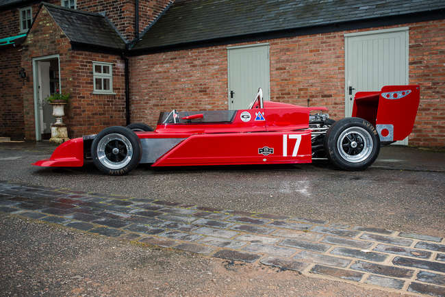 自動車 RACING CAR MF-783 VP 1970 Nissan Fairlady Z432 R70 Diecast Model – 1:64 Scale