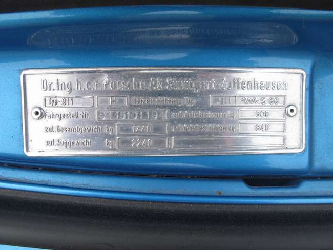 1975 Porsche 911 2.7 Coupe-Sold