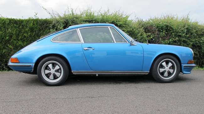 1975 Porsche 911 2.7 Coupe-Sold