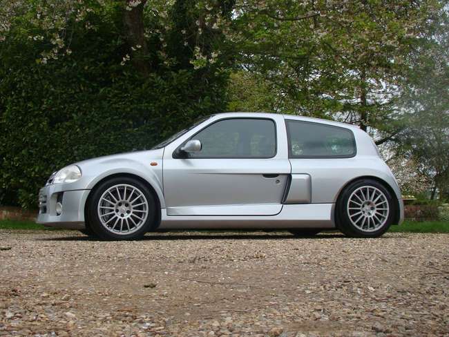 2001 Renault Clio V6-Auction Lot