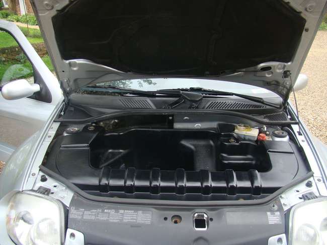 2001 Renault Clio V6-Auction Lot