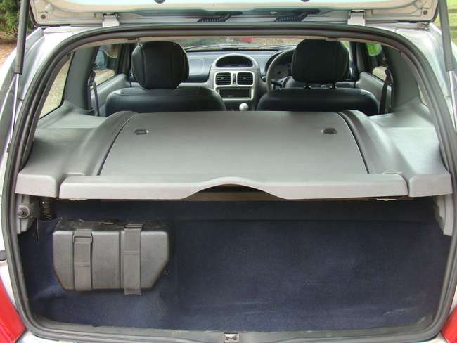 2001 Renault Clio V6-Auction Lot