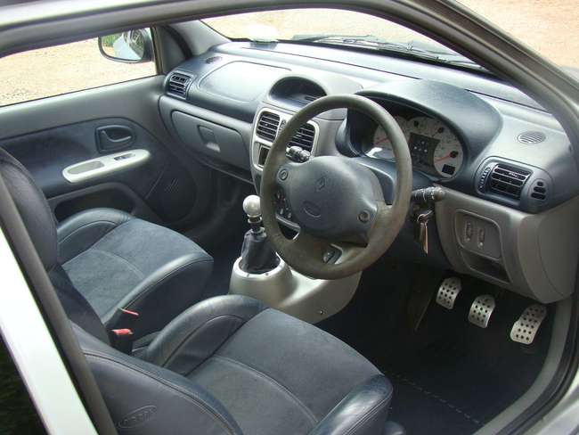 2001 Renault Clio V6-Auction Lot