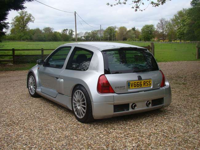 2001 Renault Clio V6-Auction Lot