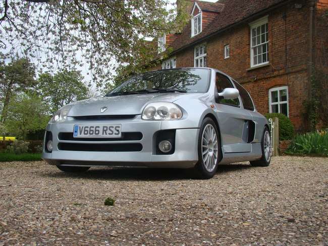 2001 Renault Clio V6-Auction Lot